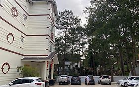 Khách sạn Hưng Việt (Măng Đen)